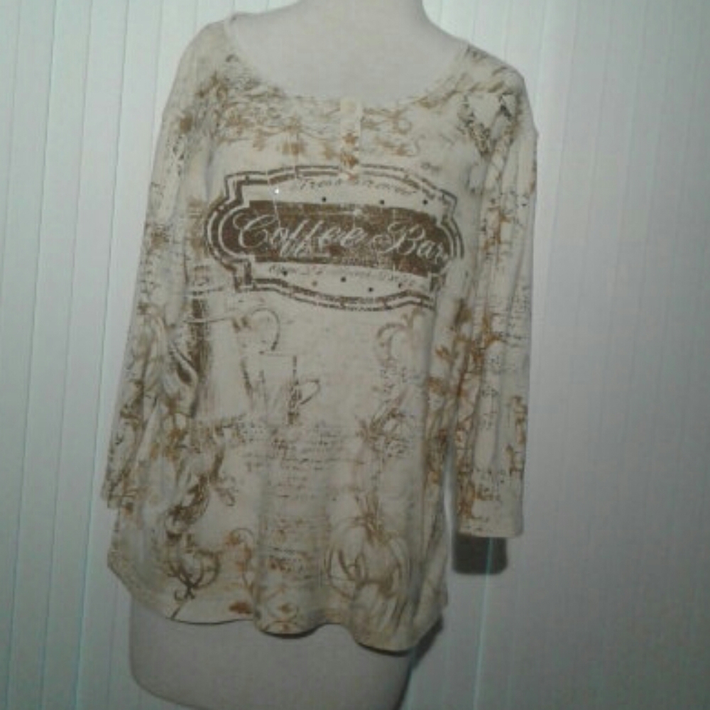 Tape measure  3/4 sleeves  embellished tee